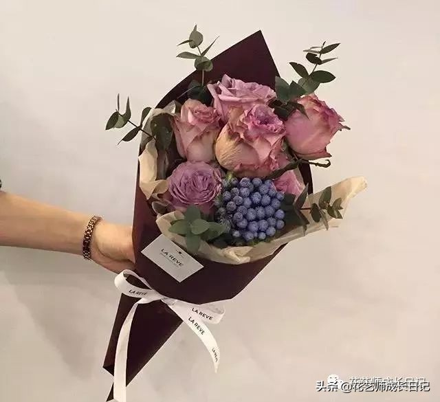 玫瑰花从1到99朵的花语是什么,1到19朵玫瑰花语是什么