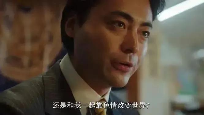 他拍过100多部电影,他拍了很多部电影英文