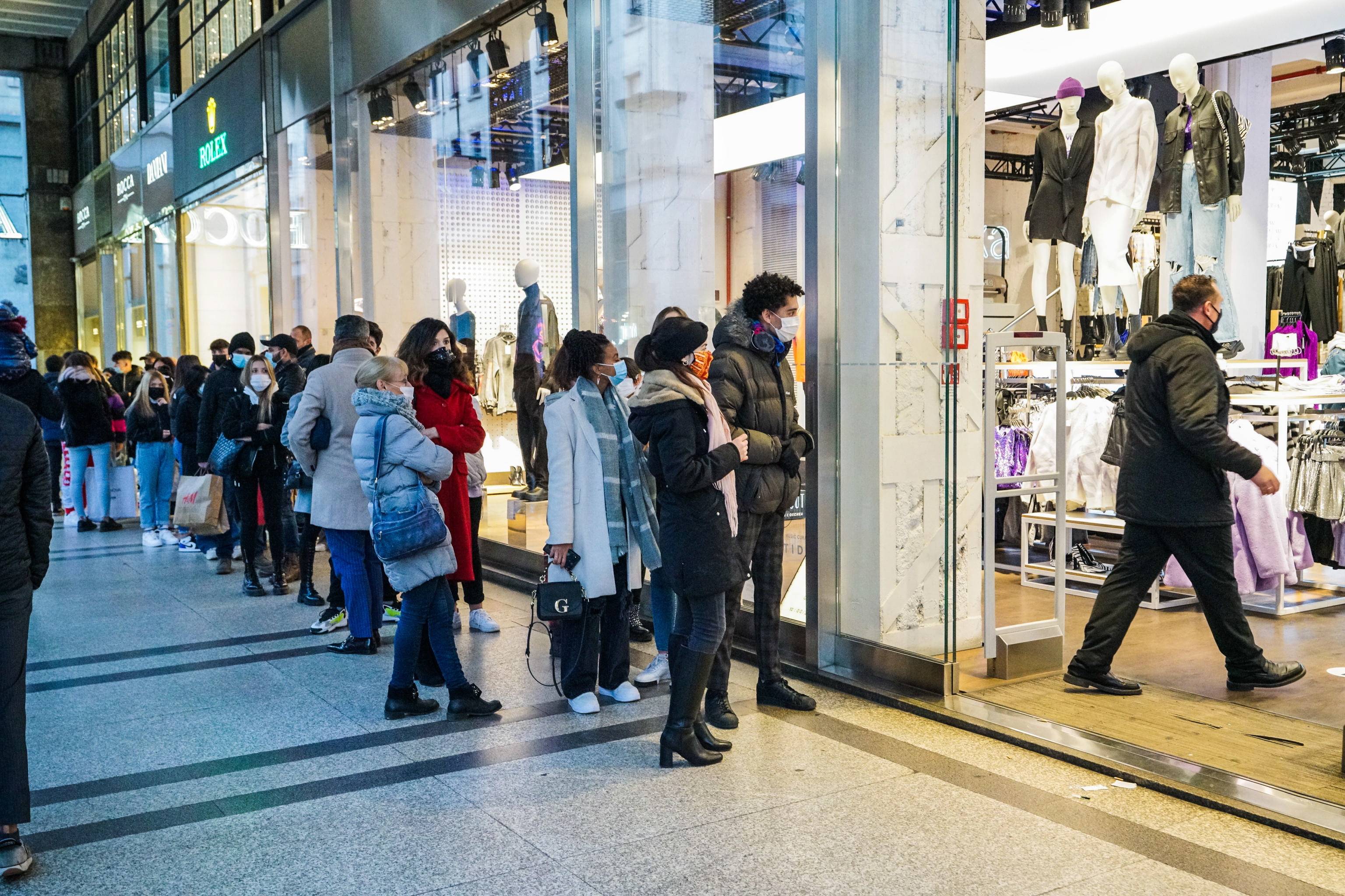 70年代供销社售货员长啥样,供销社80年代的销售员