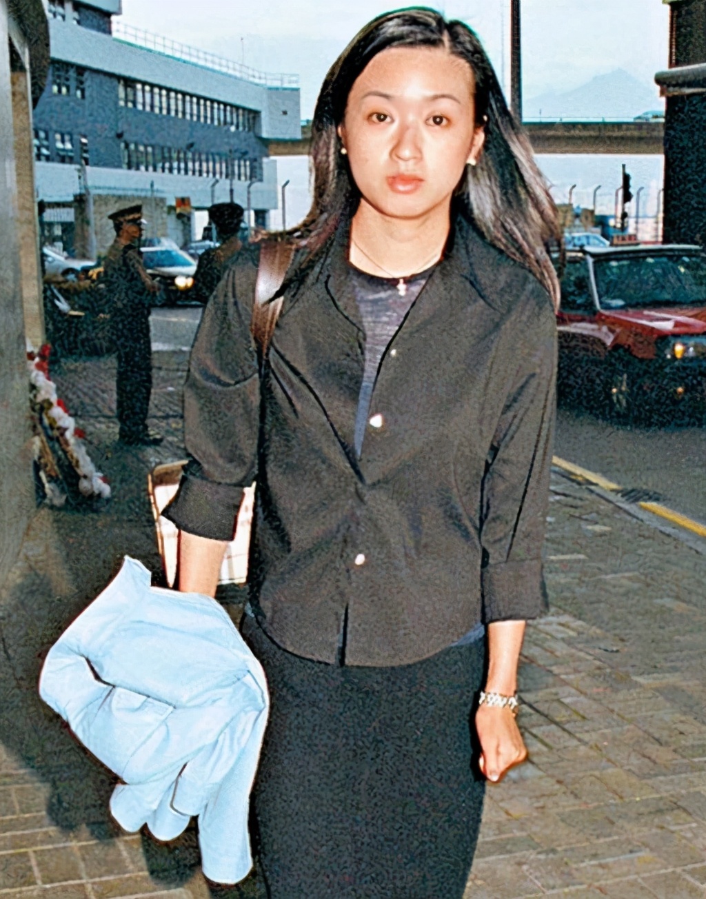 亚视一哥遗孀胰脏癌病逝，12年无法走出丧夫之痛，拒绝出门见人