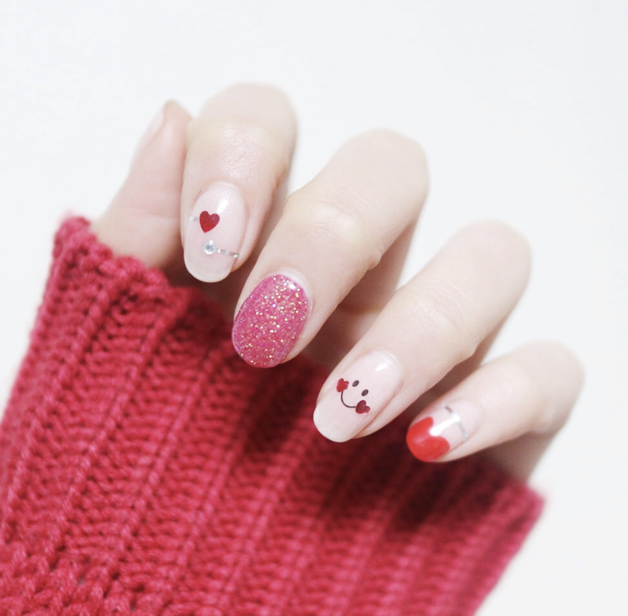 红色加亮片的美甲组合太美了！充满仙气的“红指甲”就是不一样！