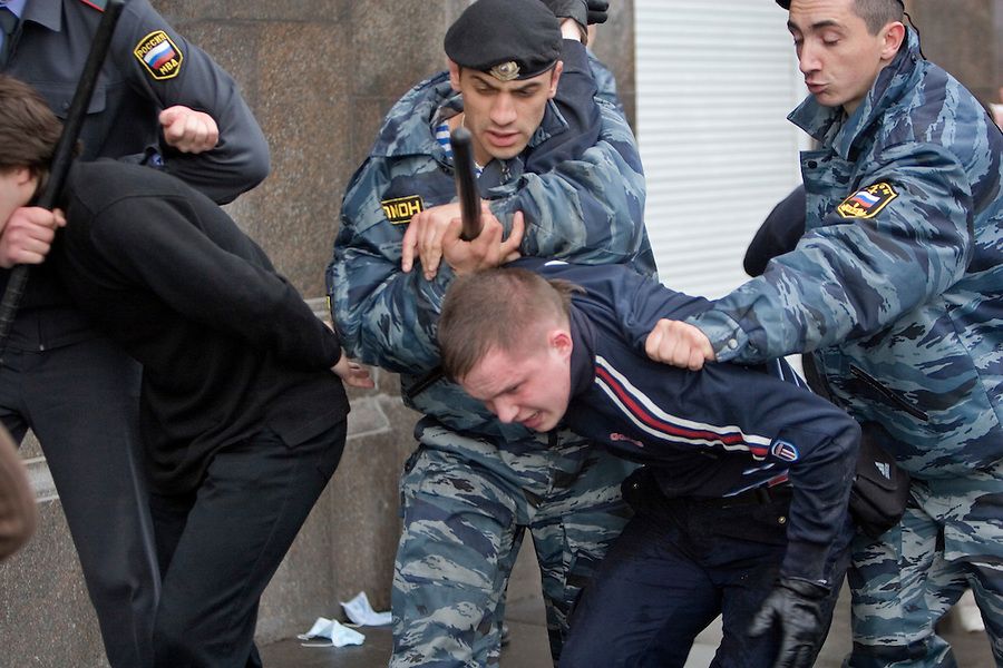 阿尔法部队抢劫华商后，司令官遭就地免职，克宫下令必须严惩