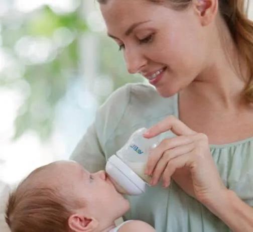 母乳太多能自己喝吗,母乳太多妈妈可以喝么