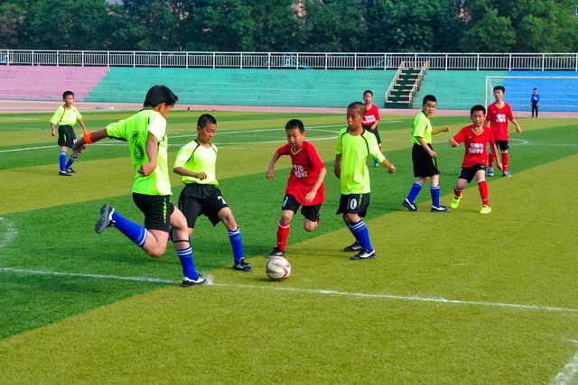 中国足球何时迎来自己的新纪元,风雨过后能不能见彩虹