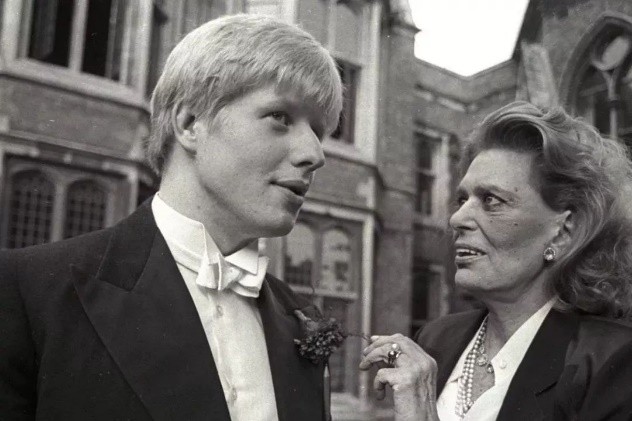 鲍里斯与未婚妻近况,鲍里斯结了几次婚