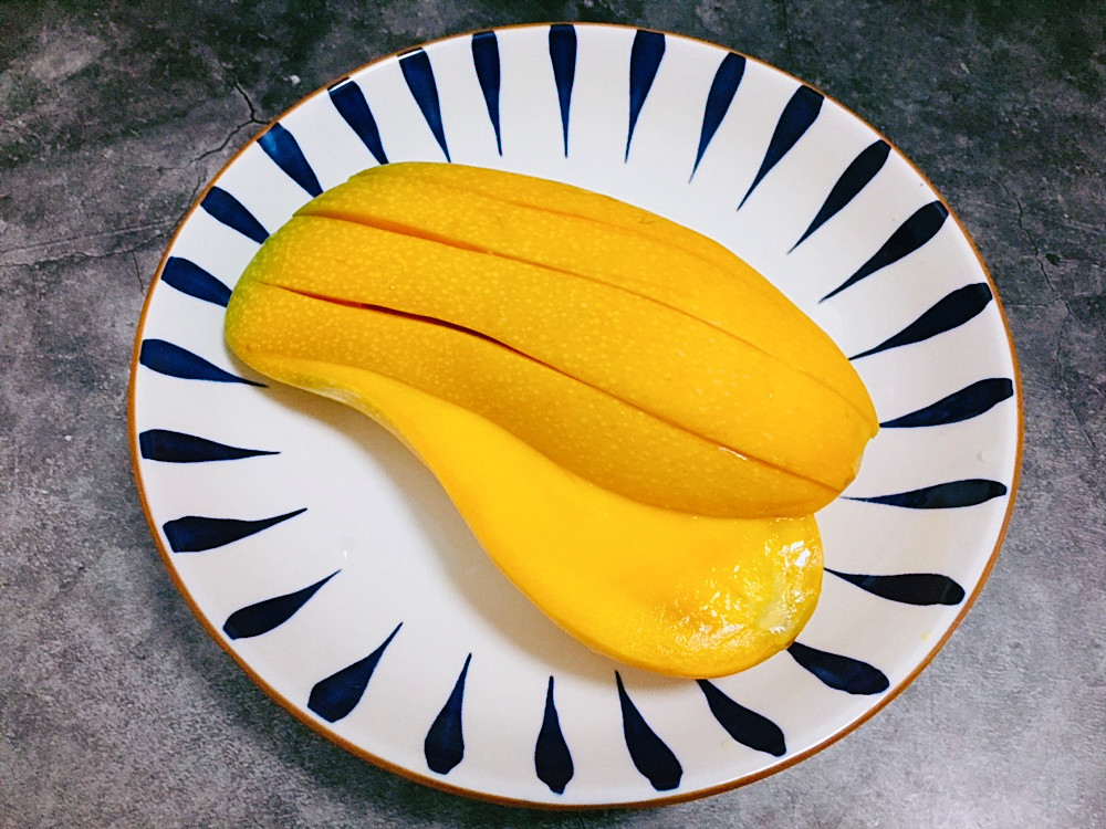 芒果最简单的切法是什么,怎样切芒果才是最正确的切法