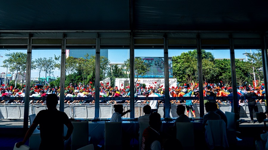 环广西终点冲刺回放,环广西巡回赛完整视频