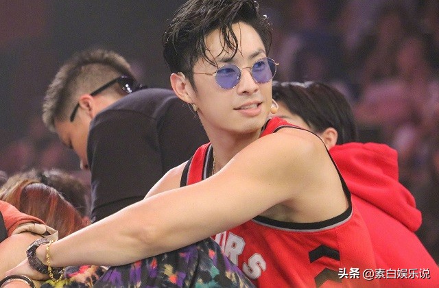 f4吴建豪在流星花园叫什么,f4流星花园吴建豪戴脖套