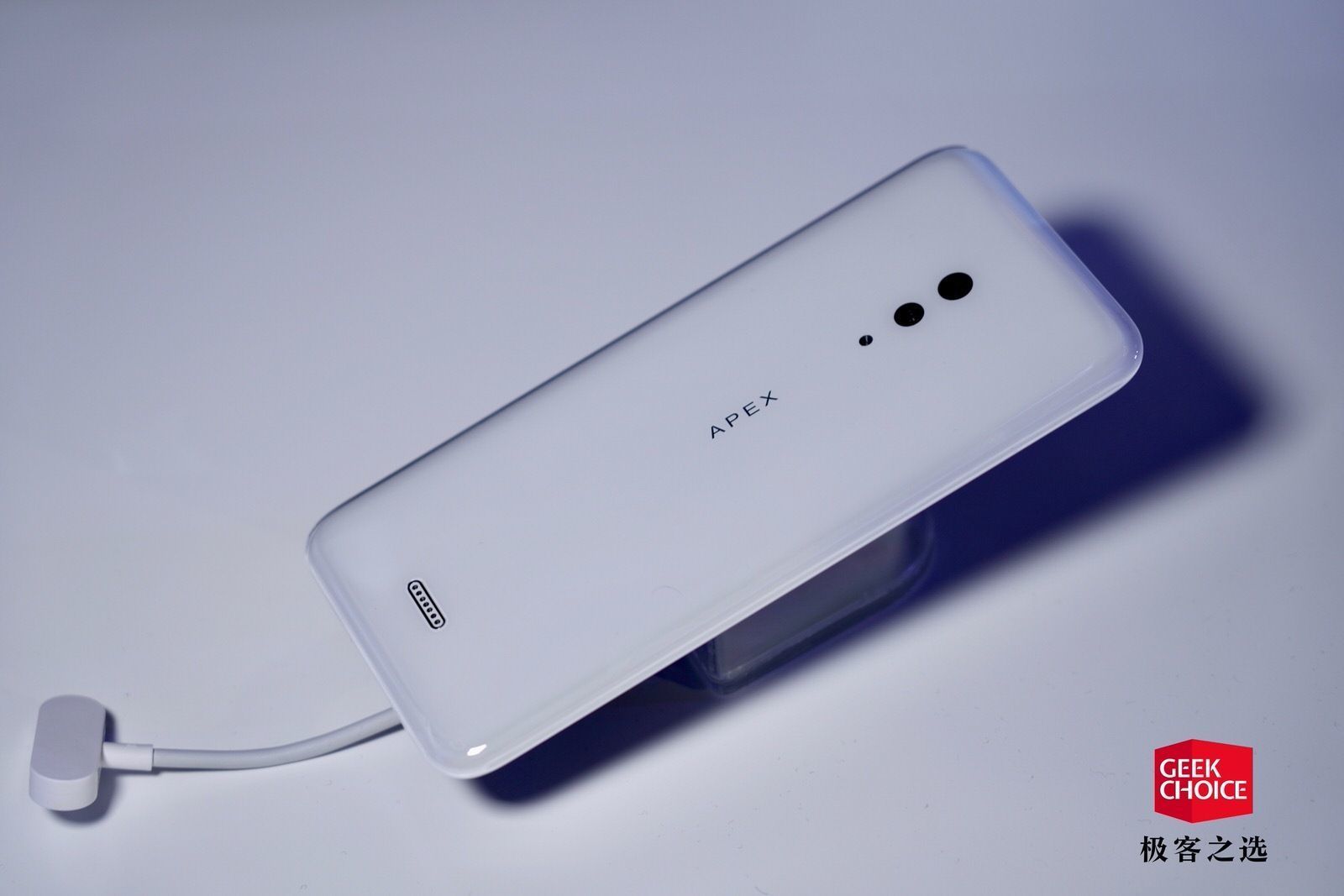 把云台融入到手机里,把云台装到手机里面