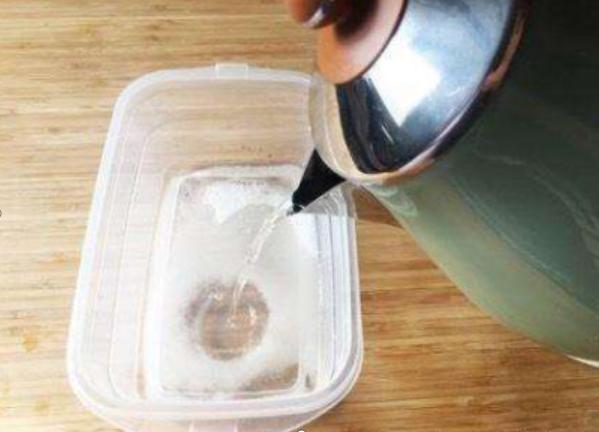 白糖水对植物生根有帮助吗,白糖水浇花的功效与作用