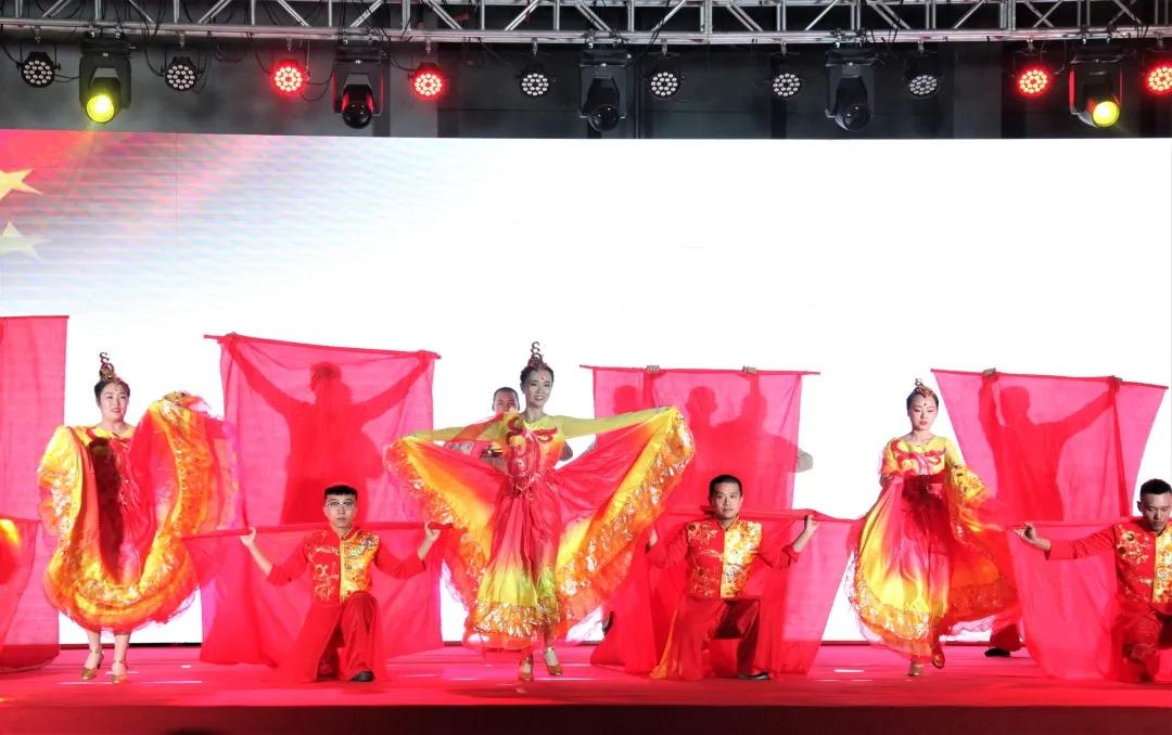 大唐阜新煤制天然气“奋进新时代砥砺再出发”——公司携手新邱区、工程公司举办迎国庆文艺汇演