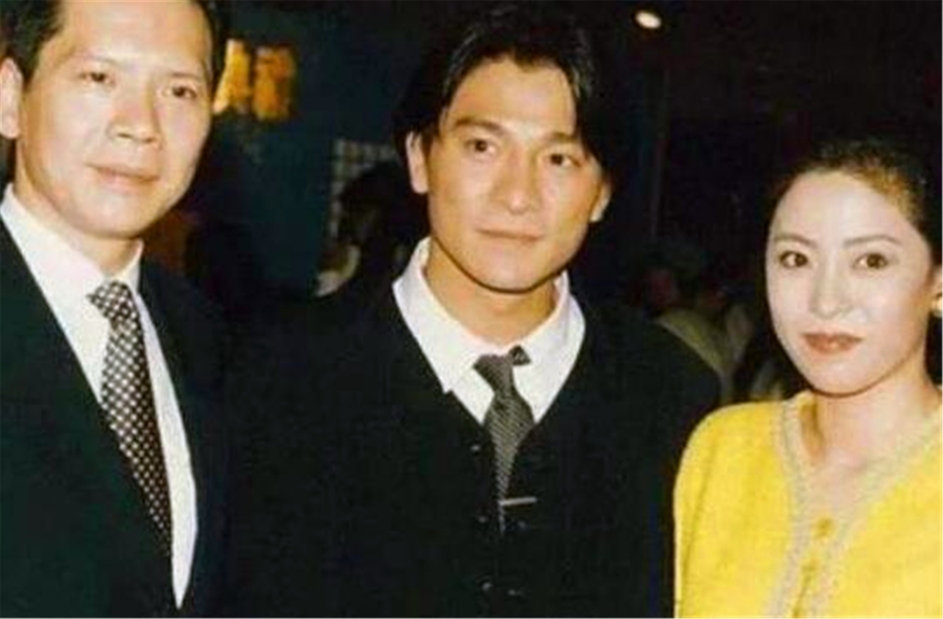 北京90年代的小混混，追着向华强一路打到深圳，凭一把刀闯浙江村