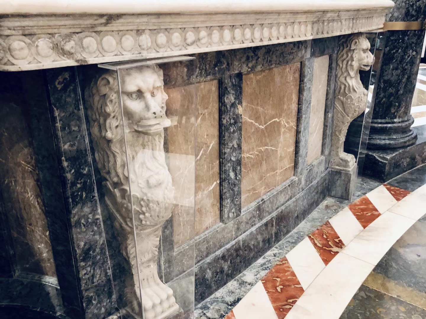 星巴克改建,星巴克网红店金街