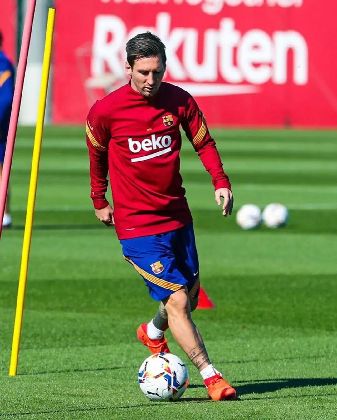 谁决定国足的收入,国足运动员工资是谁发放