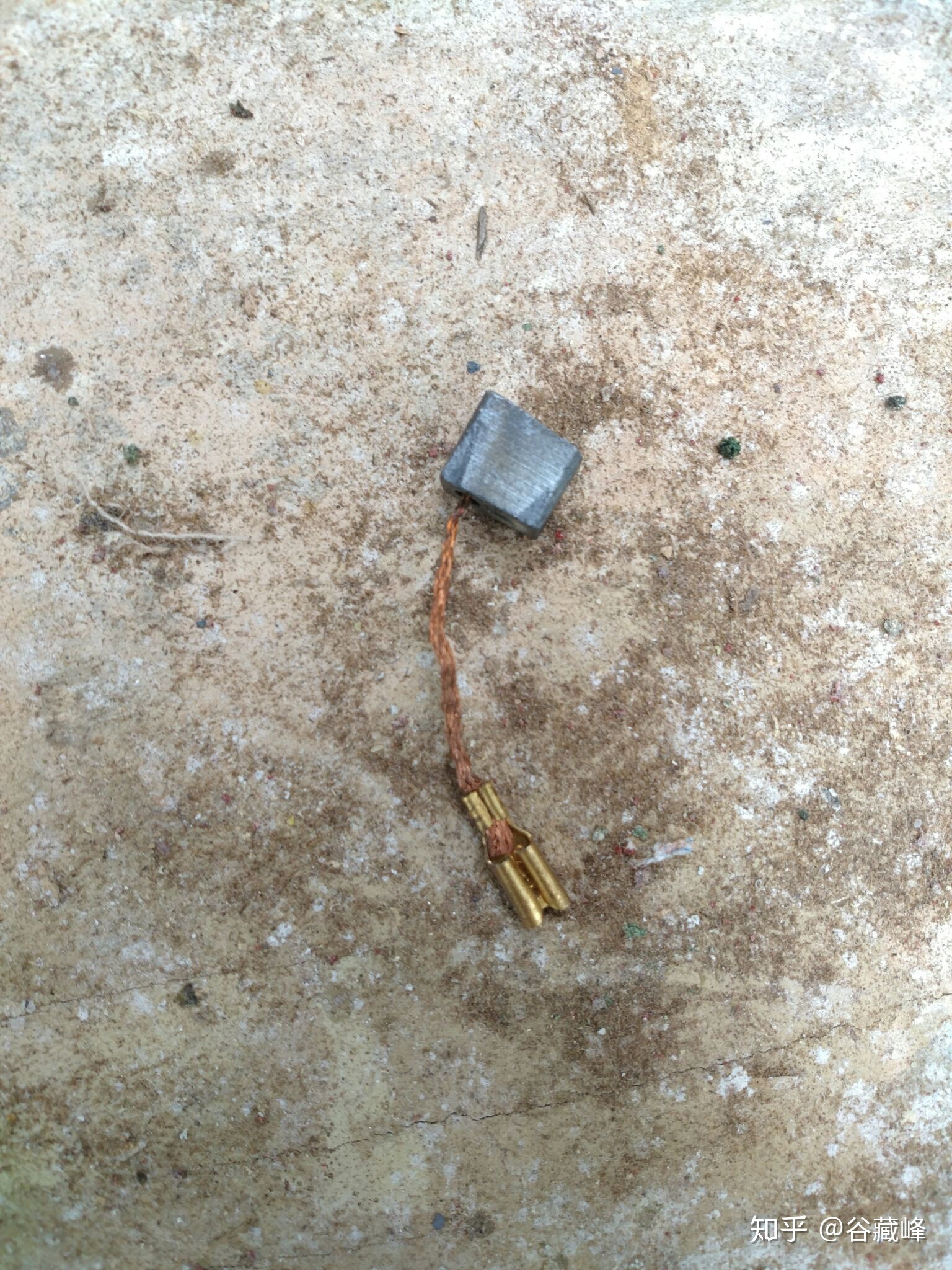 东成手电钻如何更换碳刷,碳刷的作用与原理