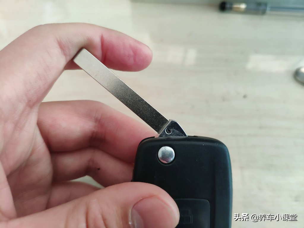 如何防止被维修店坑,遥控器按键失灵修复小技巧