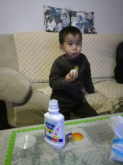 四岁儿童有黑牙怎么办,3岁儿童满口小黑牙元凶并不是糖