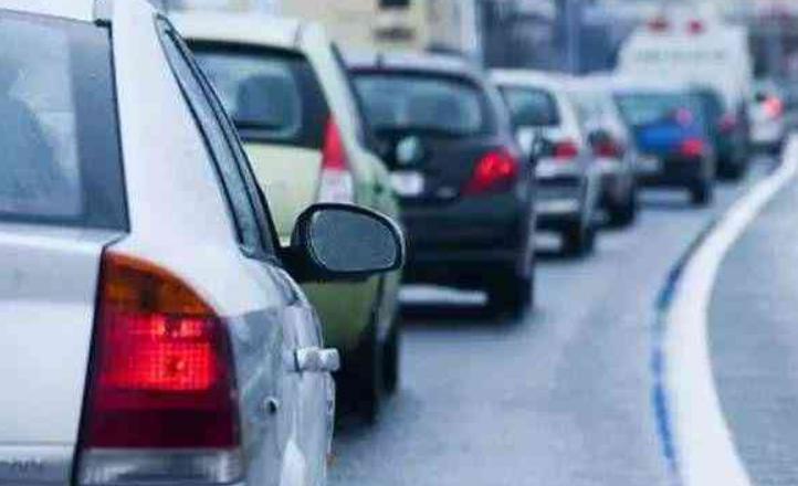 不满后车鸣笛怎么处理,不满司机按喇叭