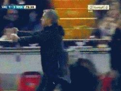 穆里尼奥防守反击十大经典,穆里尼奥疯狂集锦