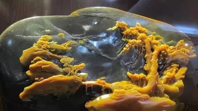 黄龙玉是黄蜡石还是玉石,黄龙玉和黄蜡石手镯区别