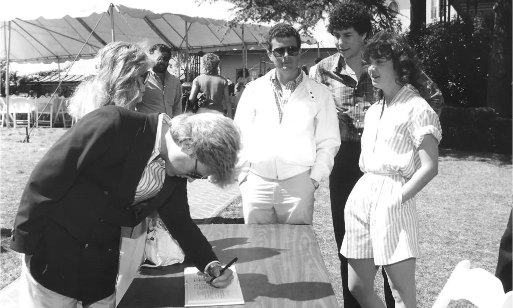 长文：走进湖人掌门人珍妮巴斯