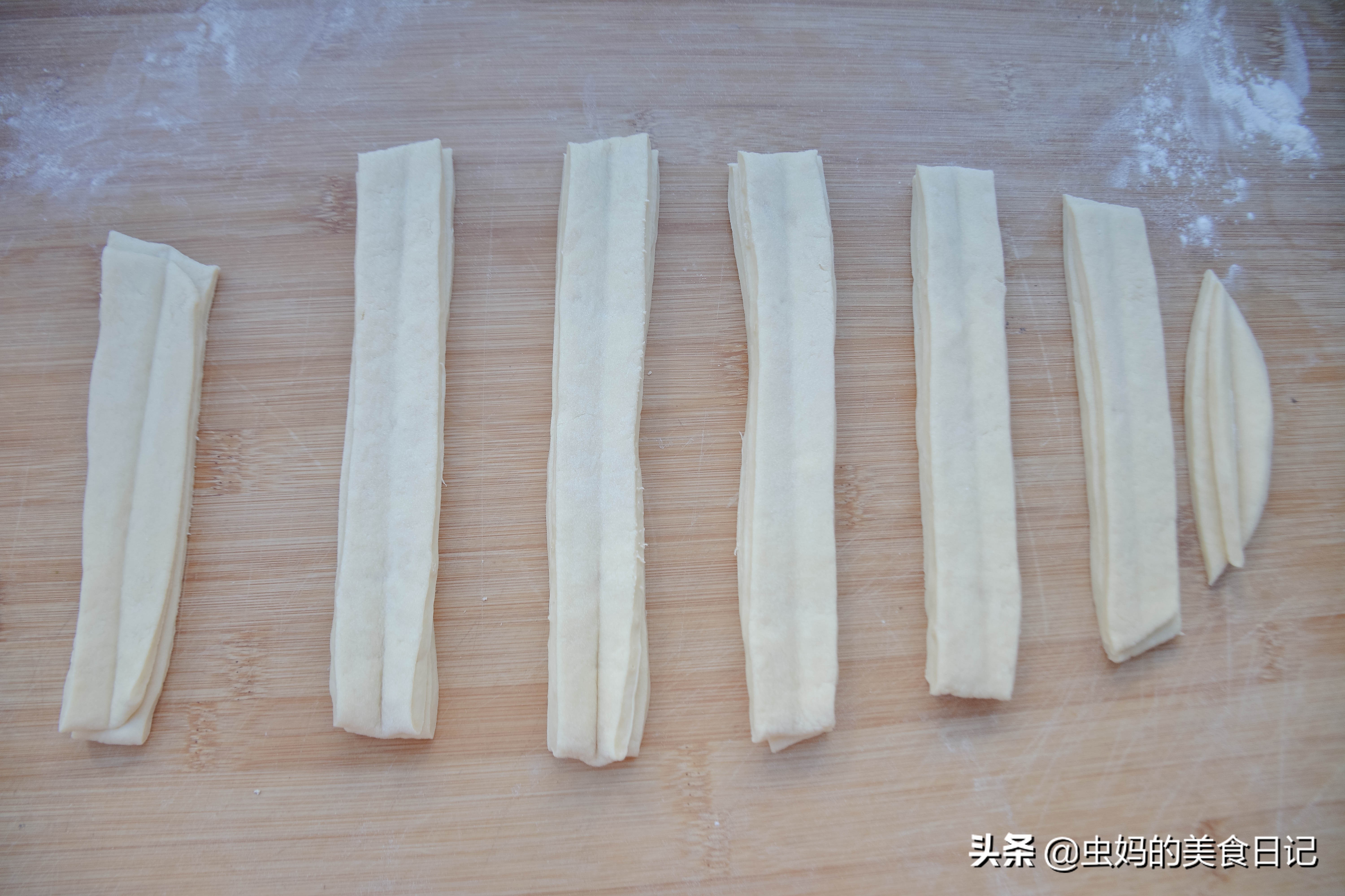 如何炸油条又脆又蓬松家庭版,怎样在家炸油条又软又蓬松又酥脆