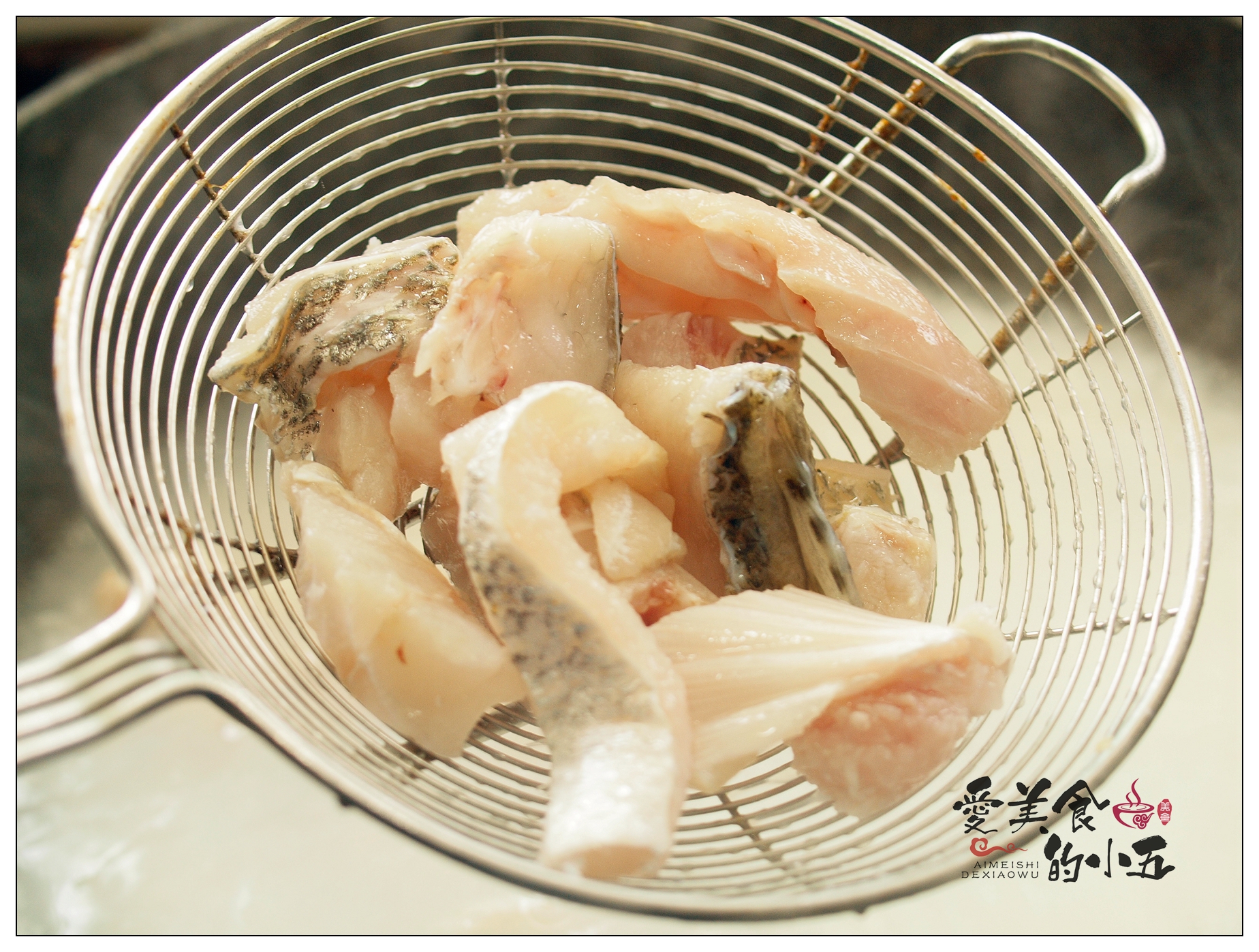 牛骨鲈鱼粥,煎鲈鱼成汤