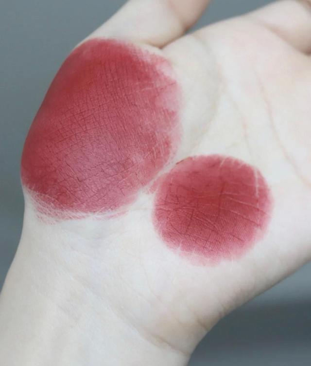 黄黑皮2021夏季流行色号,适合黑黄皮穿上显白的颜色