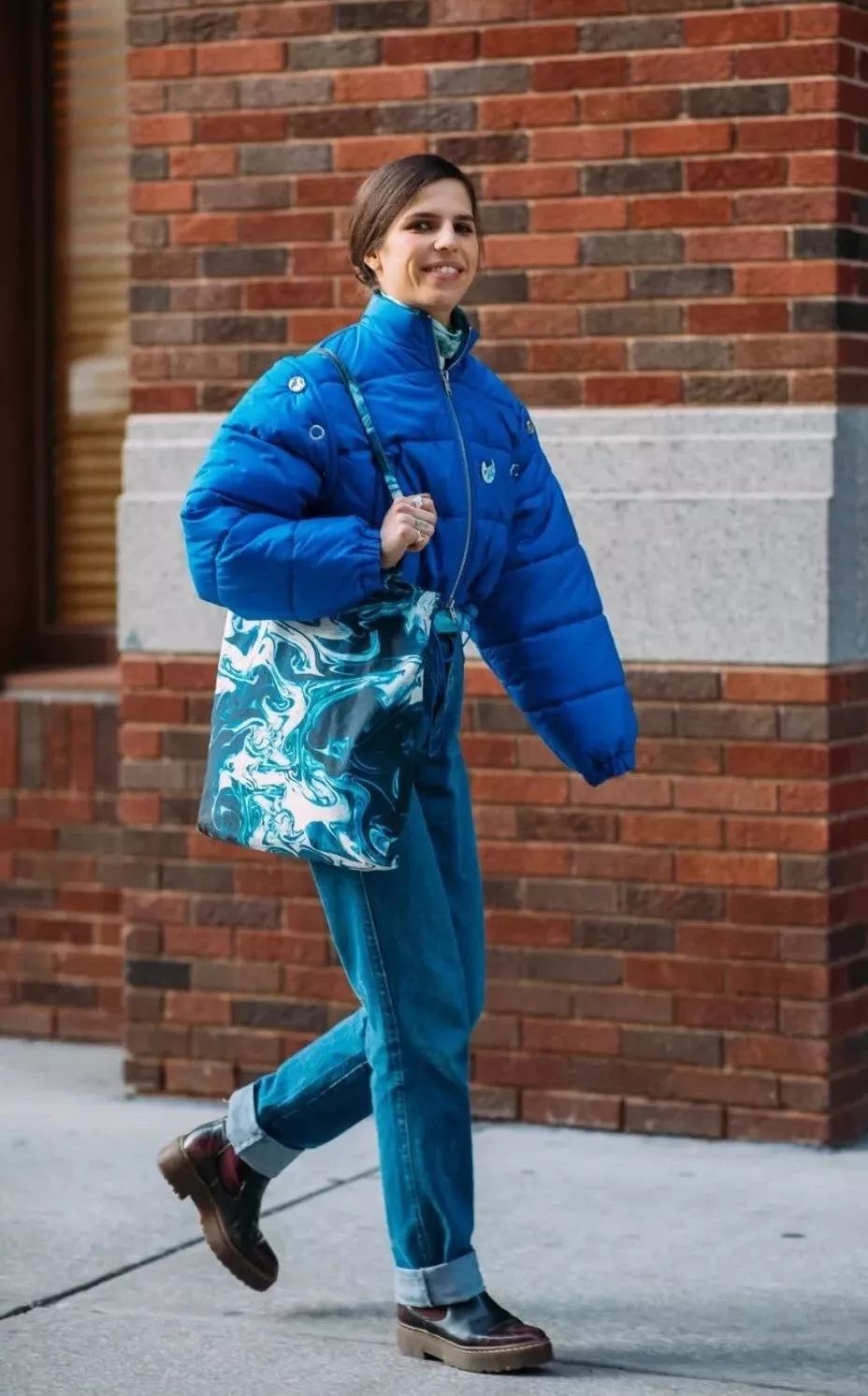 40-50岁洋气羽绒服裤子,冬天流行这样的羽绒服温暖又时髦