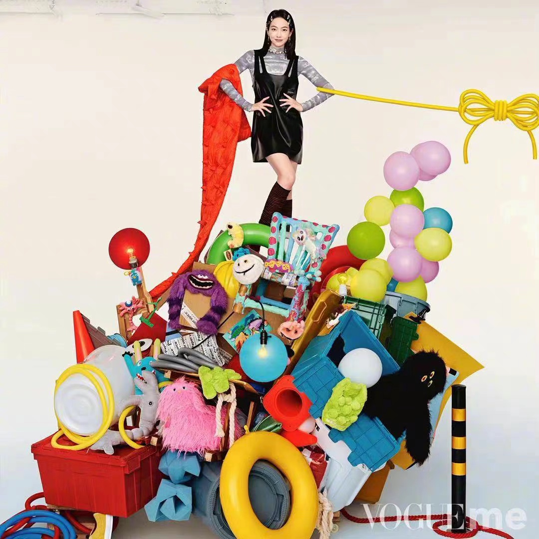 宋茜会穿白色西装御姐范儿衣品,宋茜迷人复古风图片