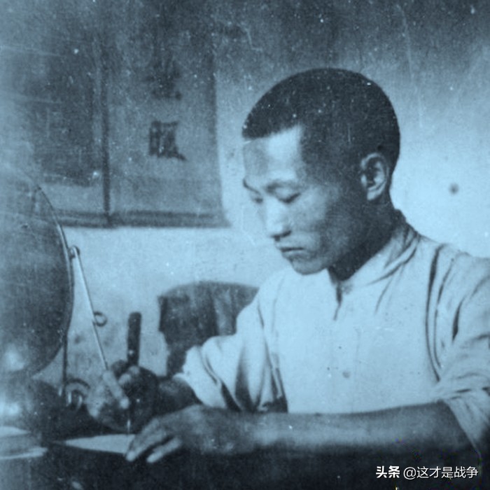 八路军救川军全部牺牲,抗战时期被警卫员杀死的将军