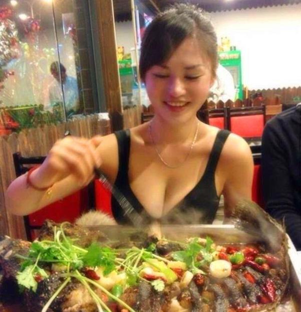 一家烤鱼店3天赚80万,几十块的烤鱼怎么赚钱