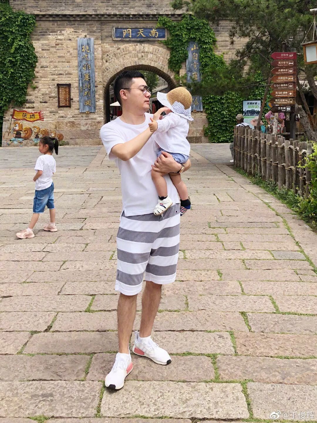 丁俊晖今年多大岁数,丁俊晖低调生活