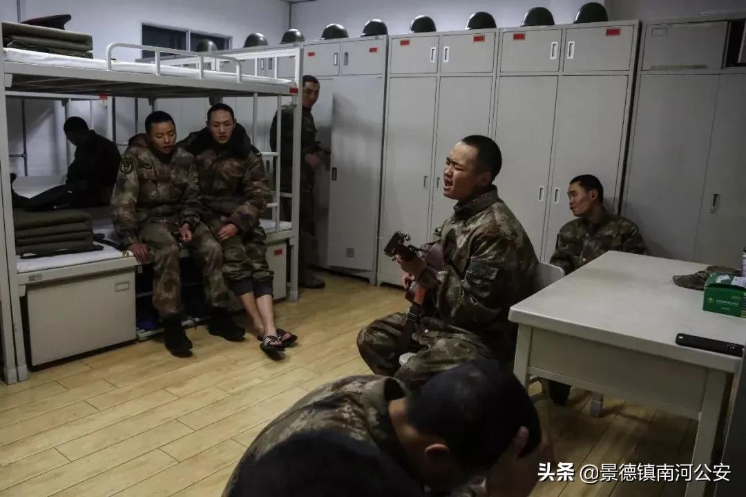 四级军士长破格提干担任营长,四级军士长可以当排长吗