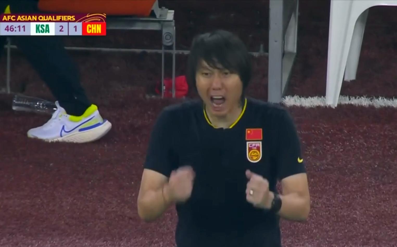 国足出征西亚27人名单：两边路缺人将成痛点，李铁对阵型还在纠结