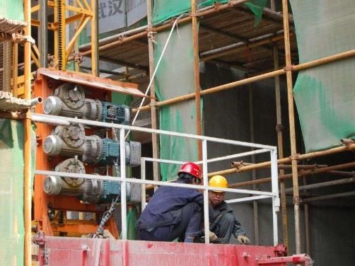 如何考工地电梯操作资格证,施工电梯操作证要考哪些内容