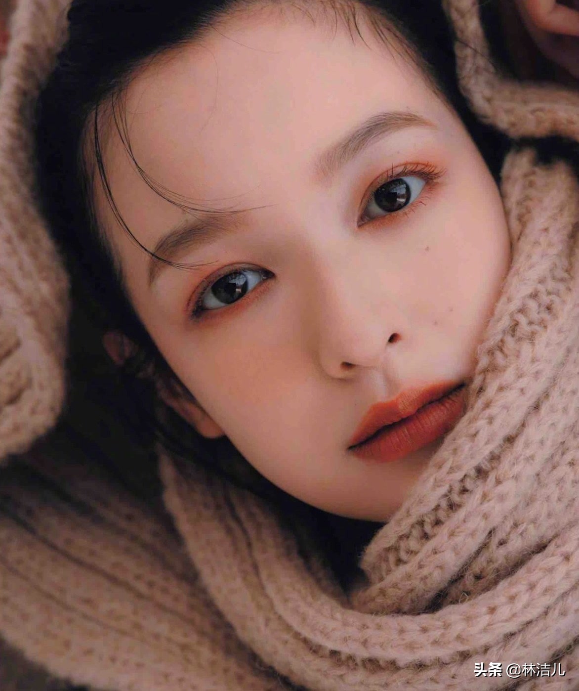 单色眼影能放大双眼？森绘梨佳的显嫩“日杂妆”，白鹿徐璐都在画