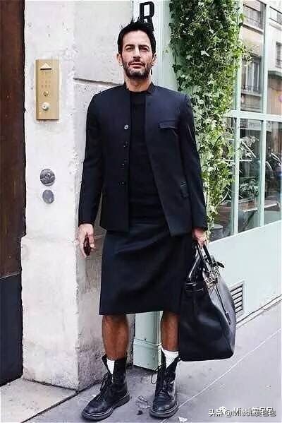 给大家推荐一款什么样的男士包,适合父亲的男士包