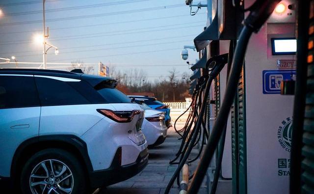 纯电动新能源车天天充电好吗,纯电动汽车剩余多少电充电好