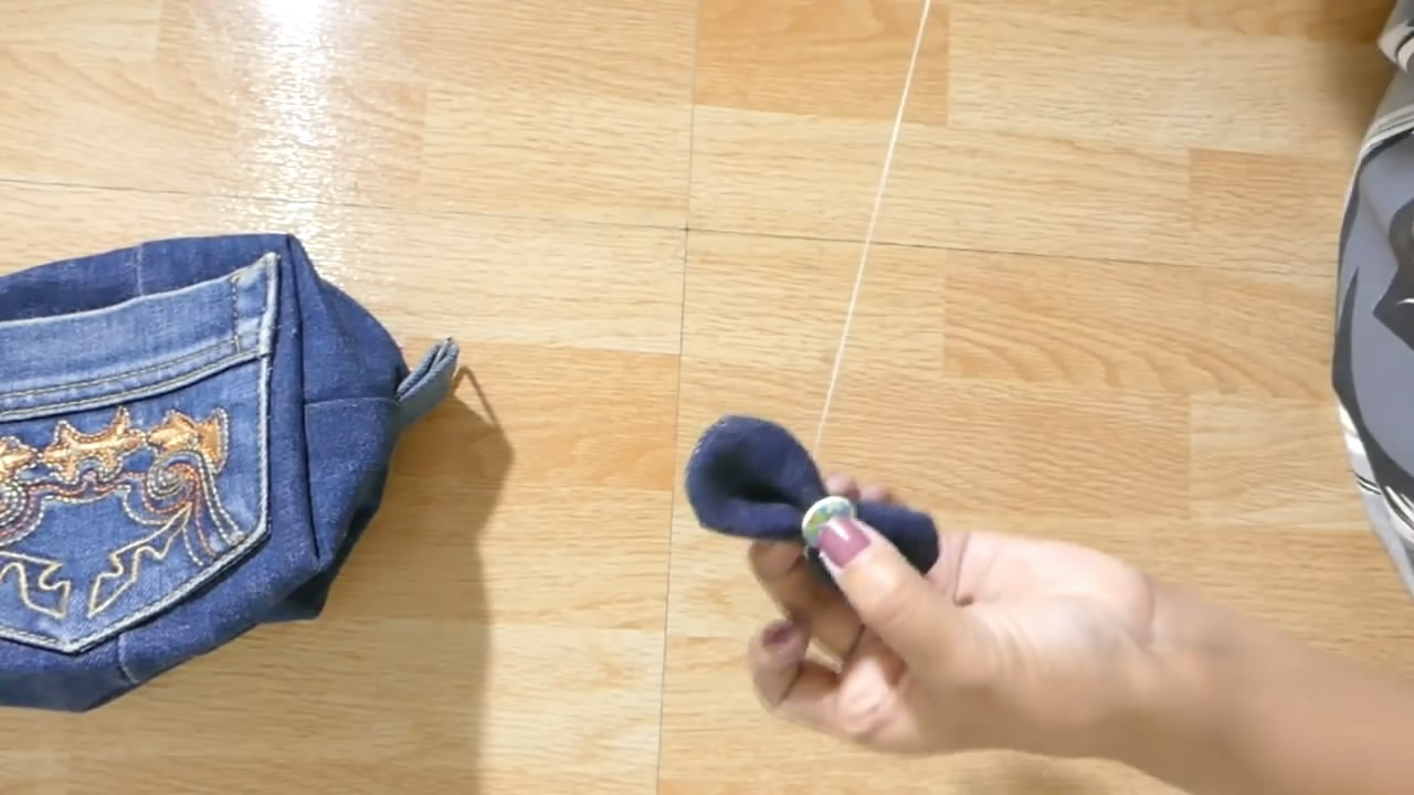 牛仔裤做斜挎包的做法大全,简单的斜挎包怎样做