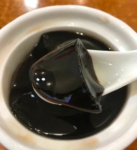 比冰棍养生，比奶茶解暑，三伏天的Q弹爽滑都在这碗中