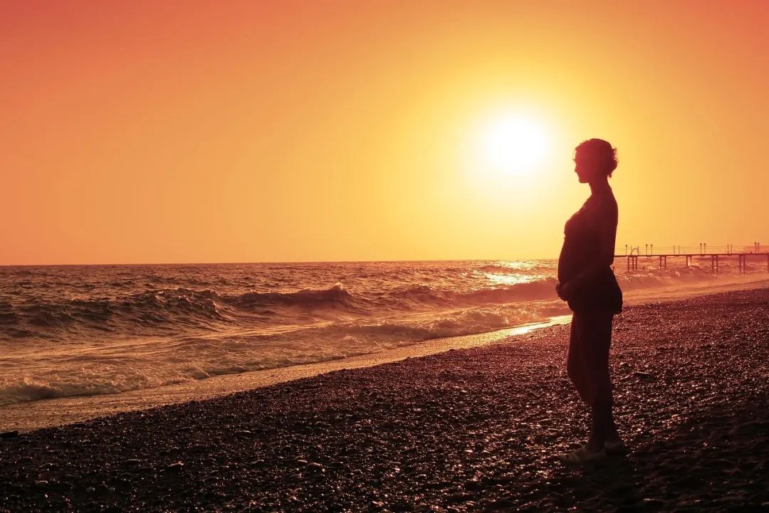 我怀了两个宝宝，只有结束一个的生命，另一个才能活|果壳病人