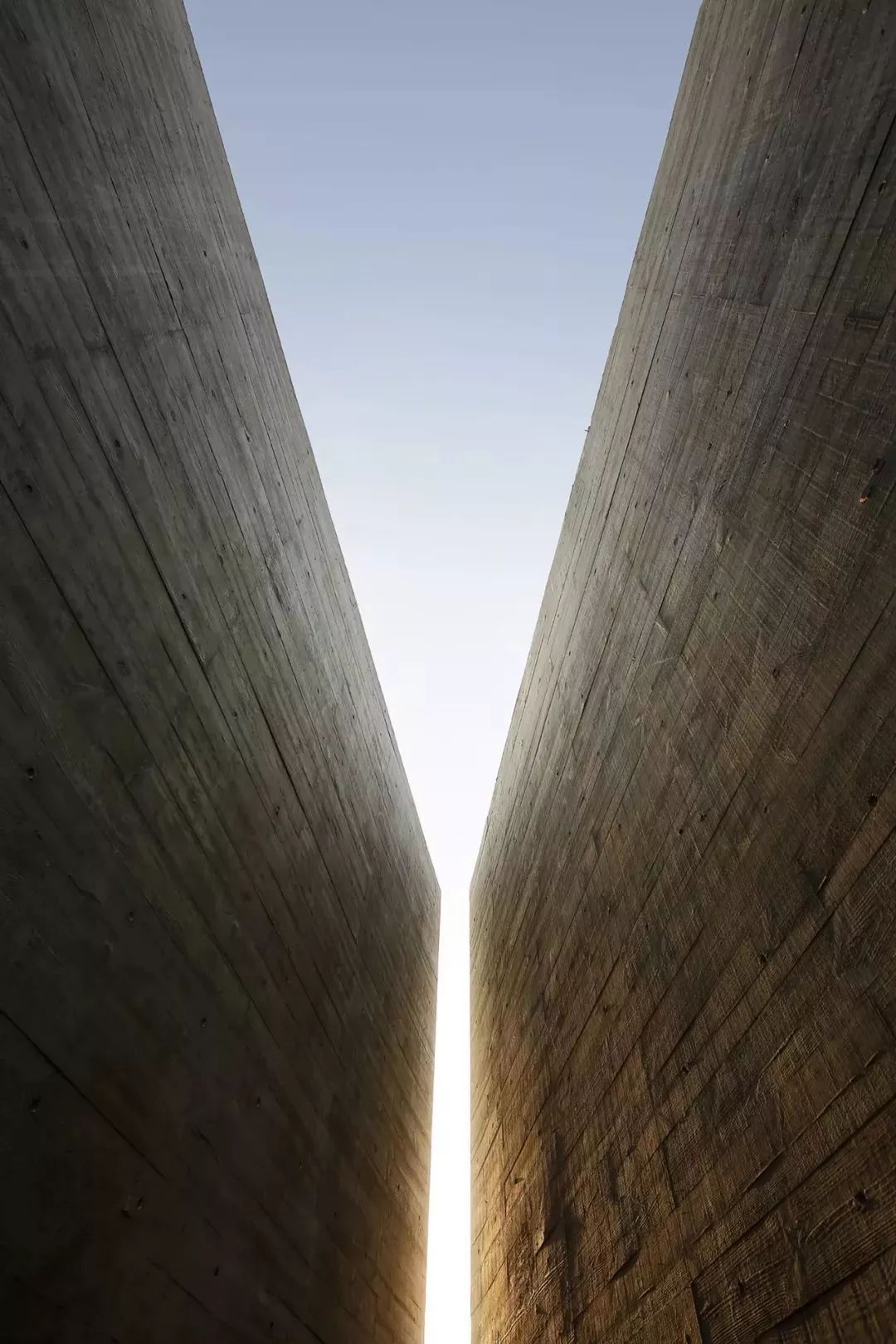 孤独的建筑物,孤独的建筑金湾