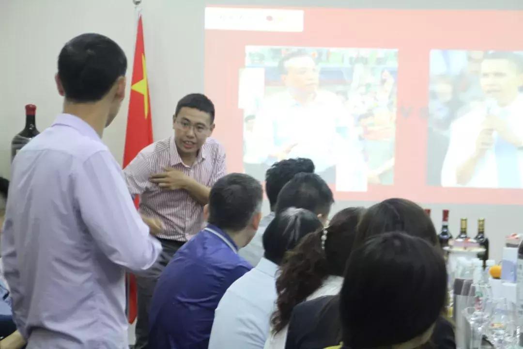 鍟嗗姟缁呭＋鍨嬬敺椋庢牸,鏃跺皻鍟嗗姟浼戦棽缁呭＋