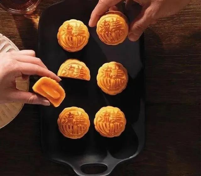 往年炒到天价的香港月饼，今年不香了？