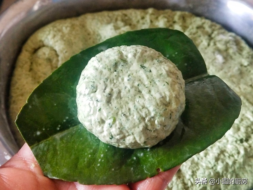 艾叶糯米糍粑简单做法,做艾叶糍粑的全过程