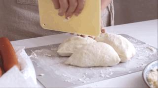 一根热狗的价格,做好的热狗一般地摊卖多少钱一根