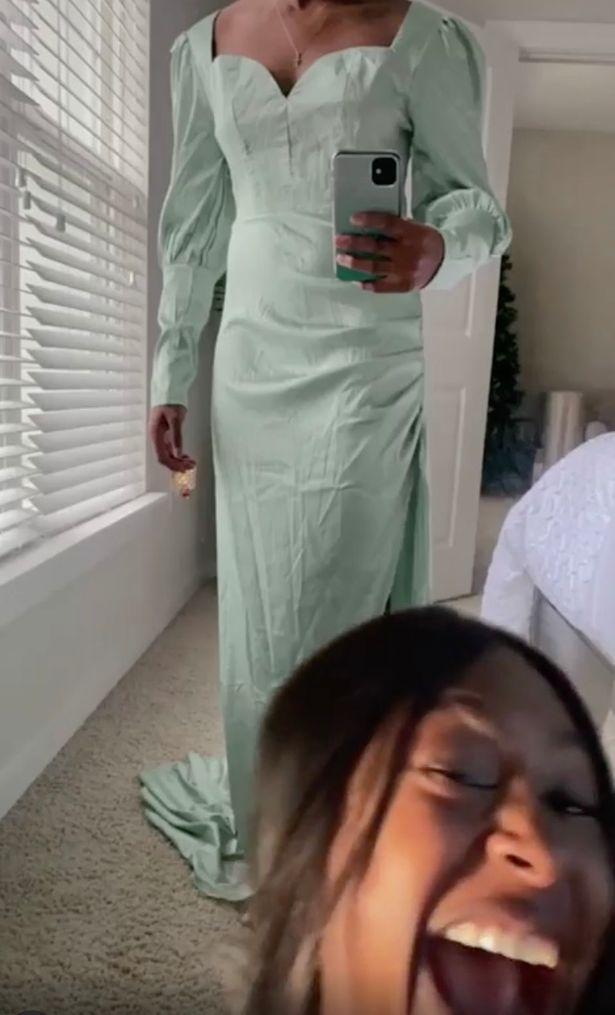 女子花2000网购衣服,女子网购华贵晚礼服