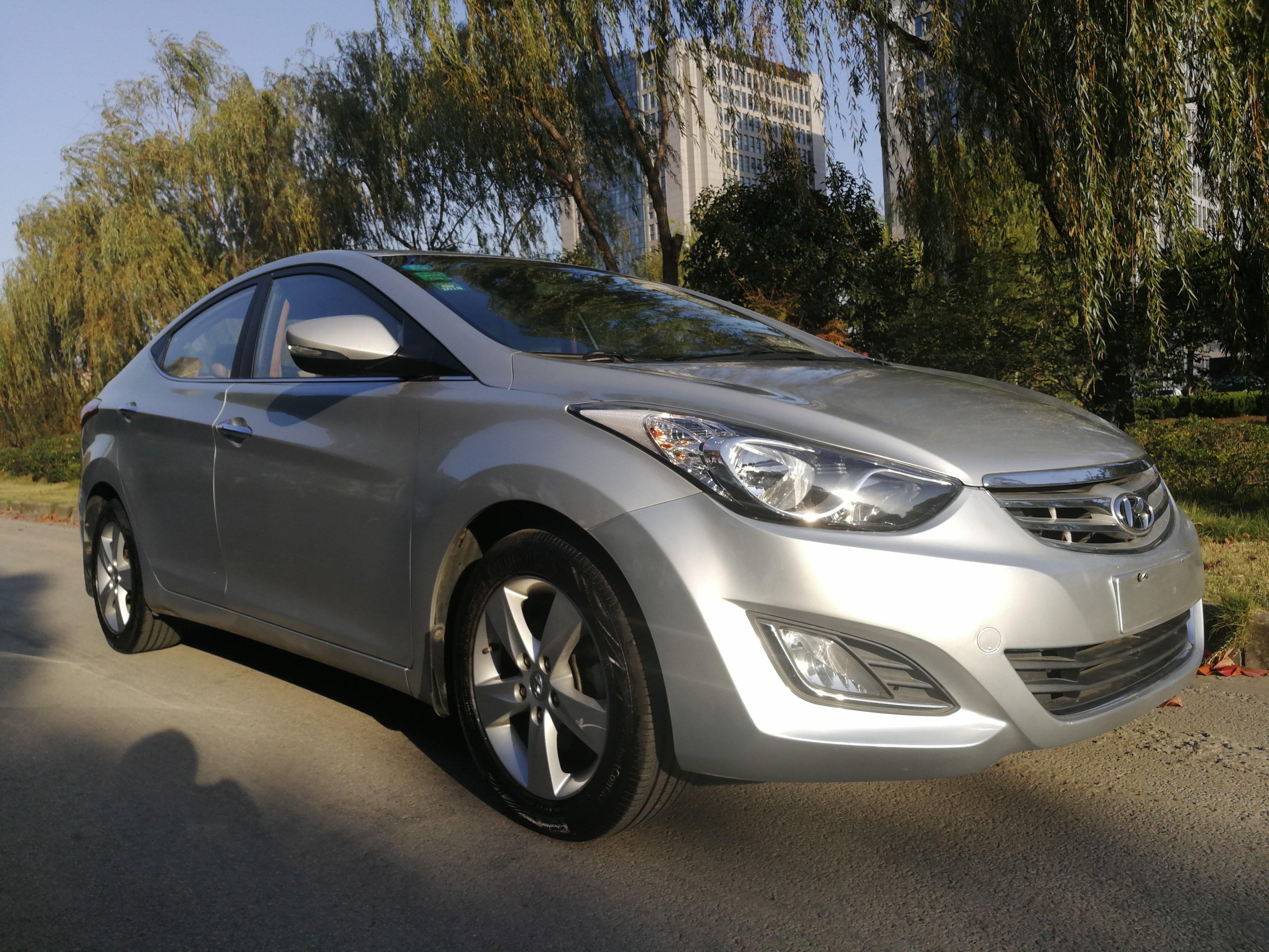 现代新款胜达到手价多少,现代新胜达七座落地多少钱