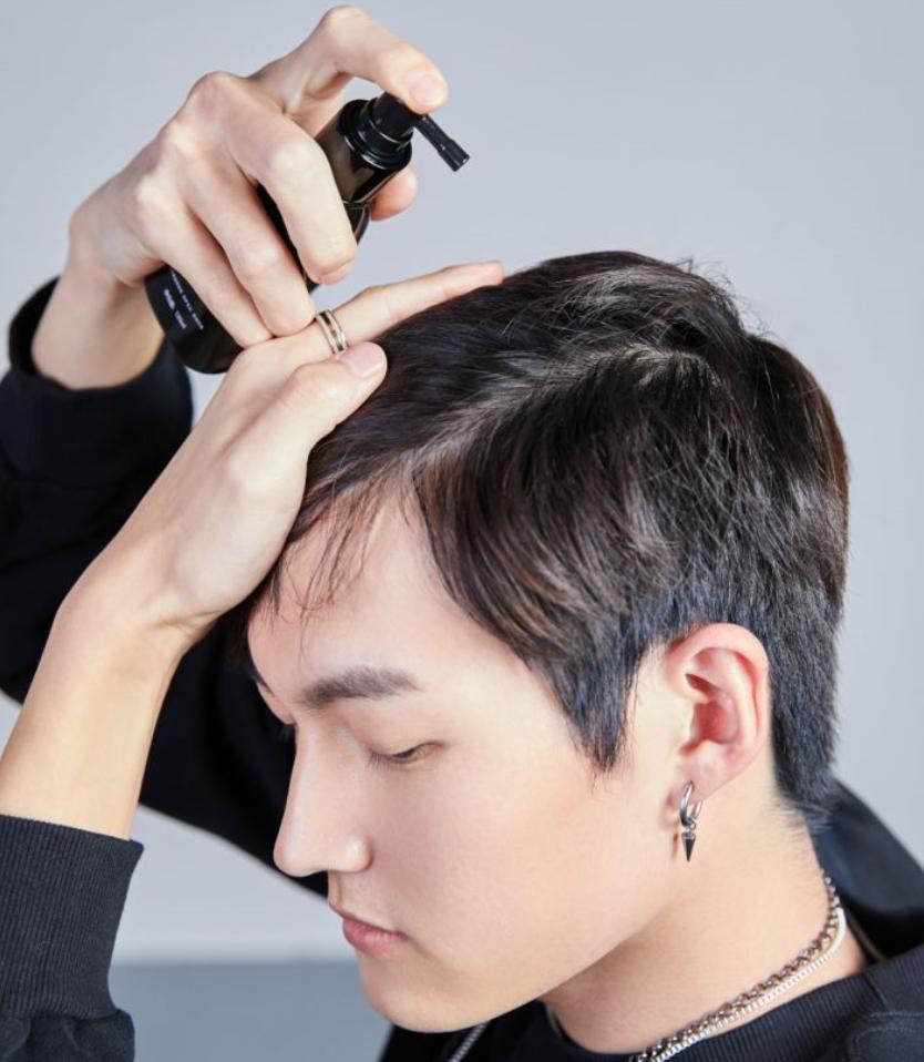 当今青少年脱发是怎么回事,青少年脱发的严重原因及补救方法